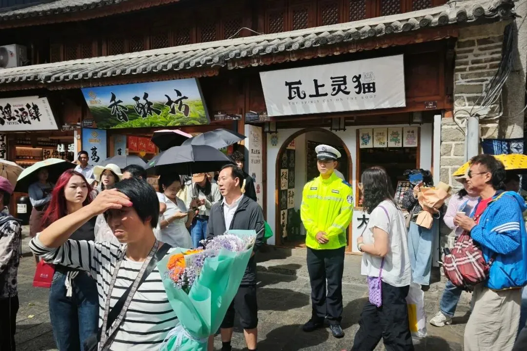 大理市警方圆满完成2026年中考安保-第6张图片-四季读书网 大理市警方圆满完成2026年中考安保-第6张图片-四季读书网