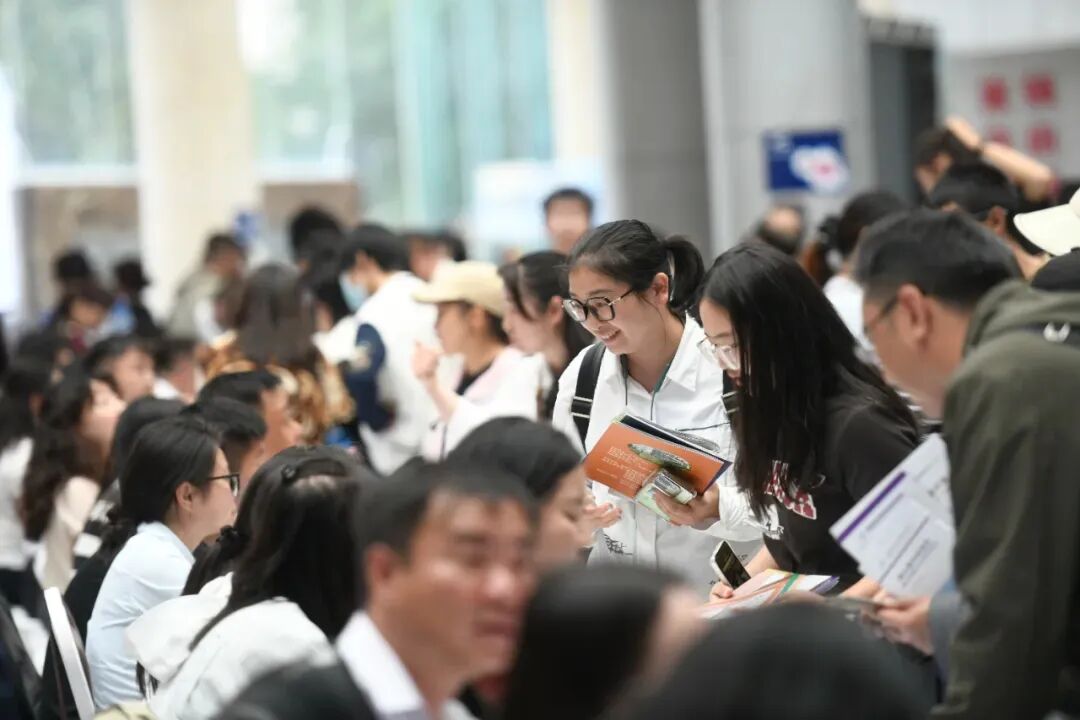 中考丨相伴10年!6月21日至23日,昆明60多所学校负责人线上教你填志愿-第15张图片-四季读书网