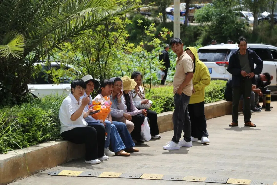 中考落幕!富良棚乡考点有花、有笑、有少年意气……-第22张图片-四季读书网