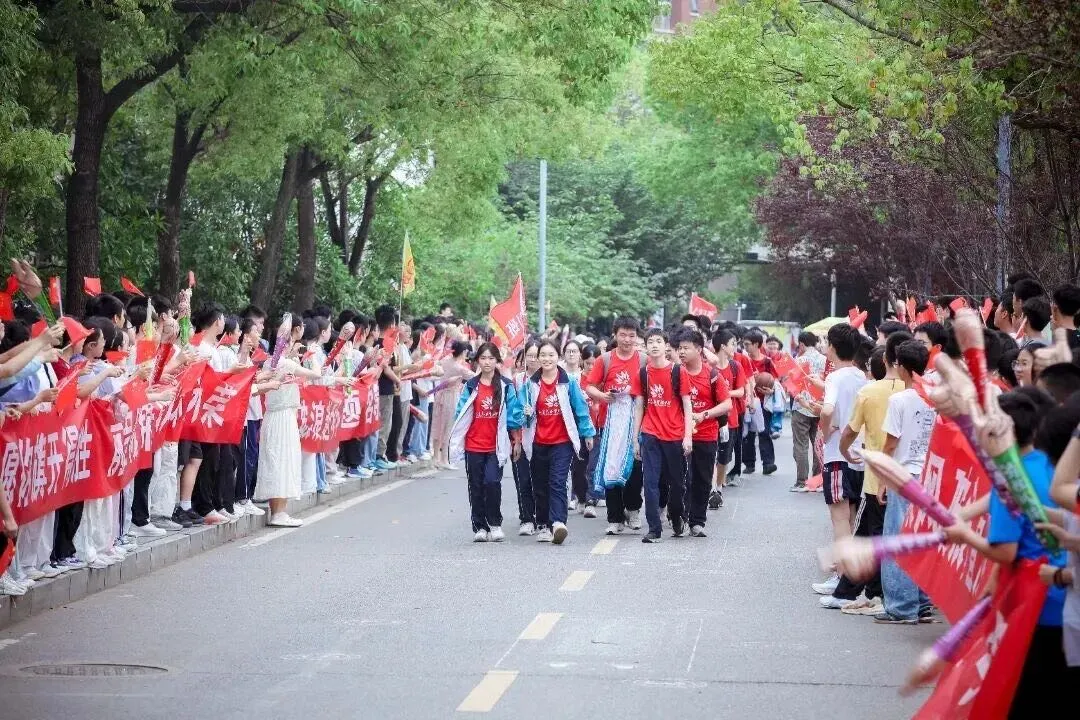 为初三学子中考加油-第1张图片-四季读书网 为初三学子中考加油-第1张图片-四季读书网