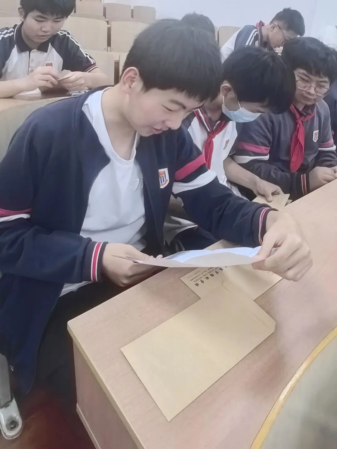 凝心聚力,决胜中考!——暖心赋能,上海市民办锦秋学校为中考学子保驾护航!-第20张图片-四季读书网