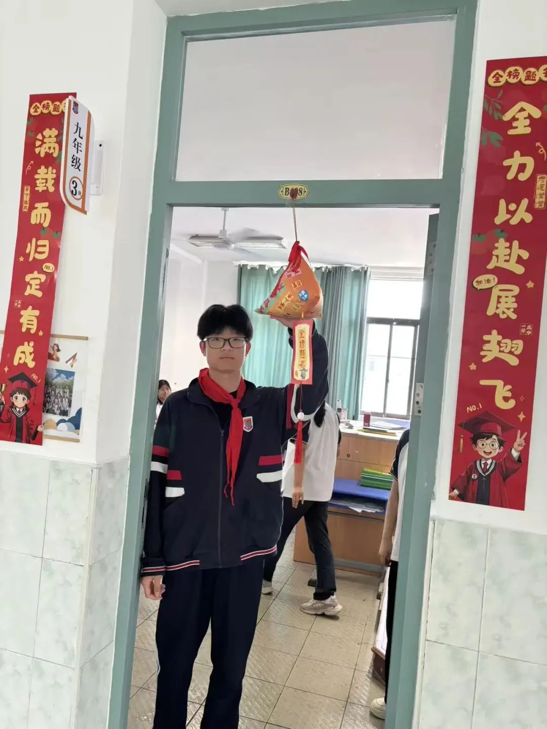 凝心聚力,决胜中考!——暖心赋能,上海市民办锦秋学校为中考学子保驾护航!-第24张图片-四季读书网
