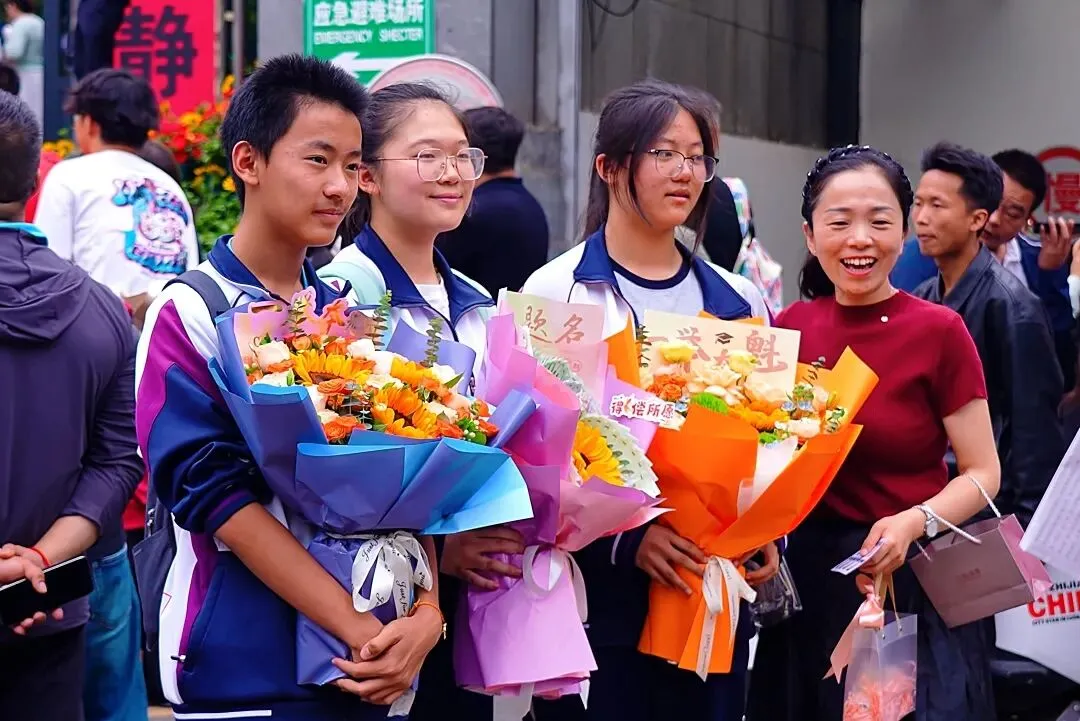 中考 | 数学和语文“奇”出亮点!听听云附一二一和师大实验一二一的考生们怎么评-第27张图片-四季读书网 中考 | 数学和语文“奇”出亮点!听听云附一二一和师大实验一二一的考生们怎么评-第27张图片-四季读书网