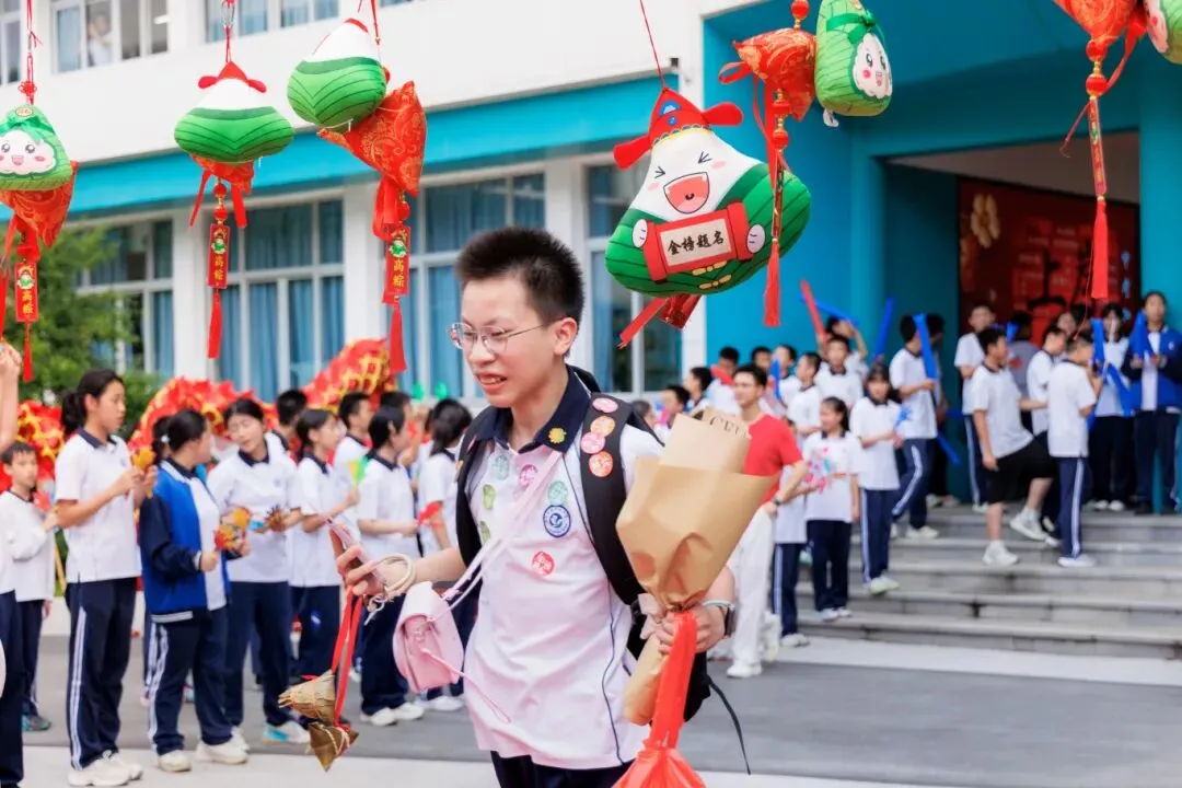 做自己的英雄 | 温州十七中激情中考壮行,为2026届学子逐梦护航-第49张图片-四季读书网