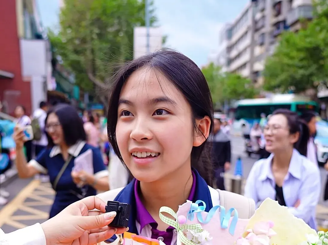 中考 | 数学和语文“奇”出亮点!听听云附一二一和师大实验一二一的考生们怎么评-第34张图片-四季读书网 中考 | 数学和语文“奇”出亮点!听听云附一二一和师大实验一二一的考生们怎么评-第34张图片-四季读书网