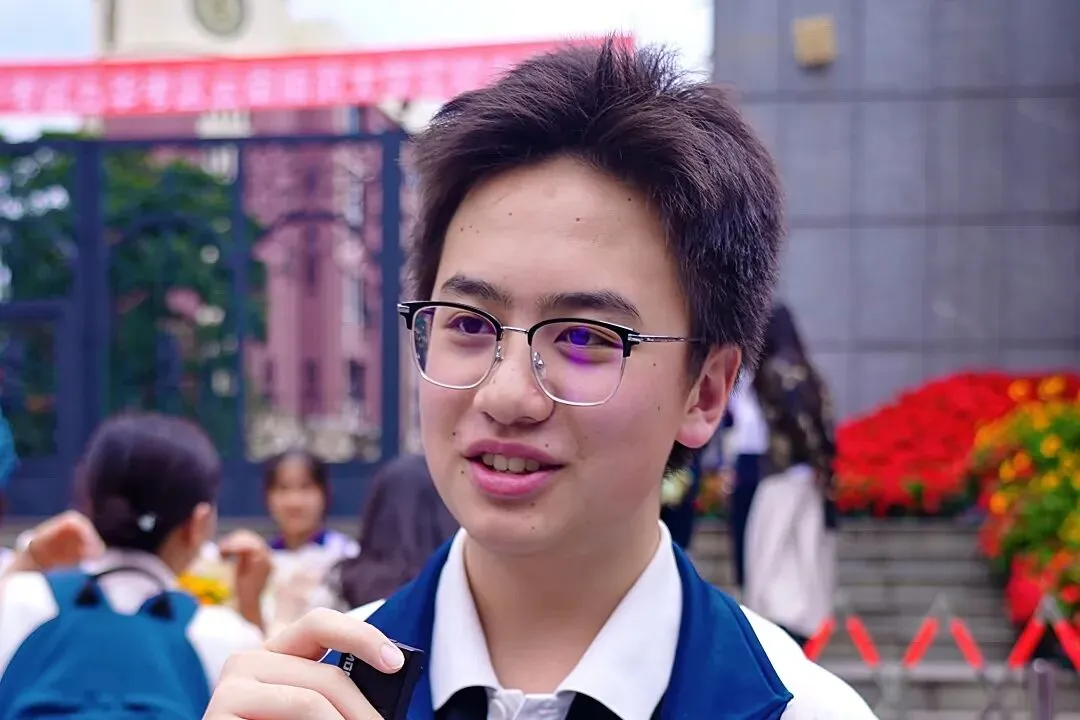 中考 | 数学和语文“奇”出亮点!听听云附一二一和师大实验一二一的考生们怎么评-第45张图片-四季读书网 中考 | 数学和语文“奇”出亮点!听听云附一二一和师大实验一二一的考生们怎么评-第45张图片-四季读书网
