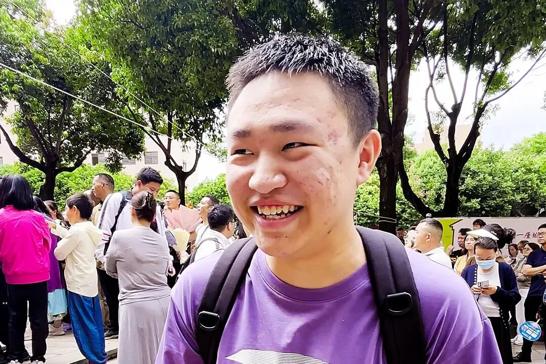 中考 | 数学和语文“奇”出亮点!听听云附一二一和师大实验一二一的考生们怎么评-第50张图片-四季读书网 中考 | 数学和语文“奇”出亮点!听听云附一二一和师大实验一二一的考生们怎么评-第50张图片-四季读书网