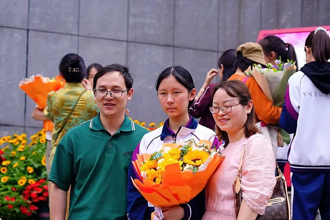 中考 | 数学和语文“奇”出亮点!听听云附一二一和师大实验一二一的考生们怎么评-第85张图片-四季读书网 中考 | 数学和语文“奇”出亮点!听听云附一二一和师大实验一二一的考生们怎么评-第85张图片-四季读书网