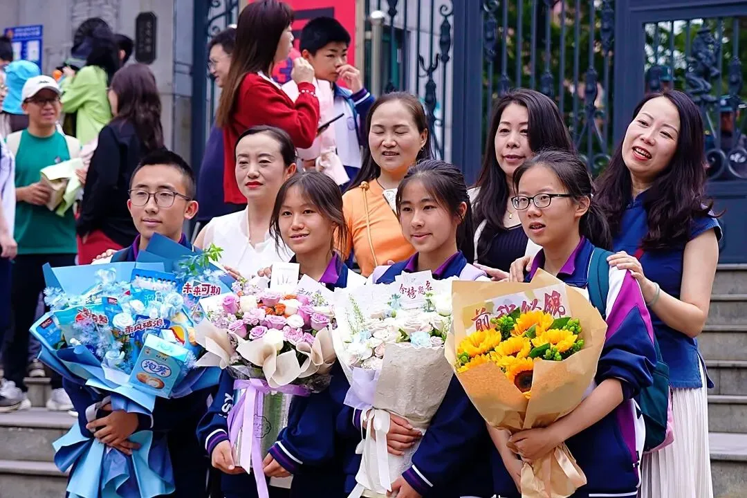 中考 | 数学和语文“奇”出亮点!听听云附一二一和师大实验一二一的考生们怎么评-第101张图片-四季读书网 中考 | 数学和语文“奇”出亮点!听听云附一二一和师大实验一二一的考生们怎么评-第101张图片-四季读书网
