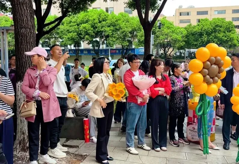 中考 | 数学和语文“奇”出亮点!听听云附一二一和师大实验一二一的考生们怎么评-第120张图片-四季读书网 中考 | 数学和语文“奇”出亮点!听听云附一二一和师大实验一二一的考生们怎么评-第120张图片-四季读书网