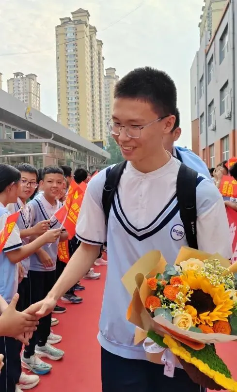 博大砺剑,六月荣光 | 致2026届中考学子-第44张图片-四季读书网