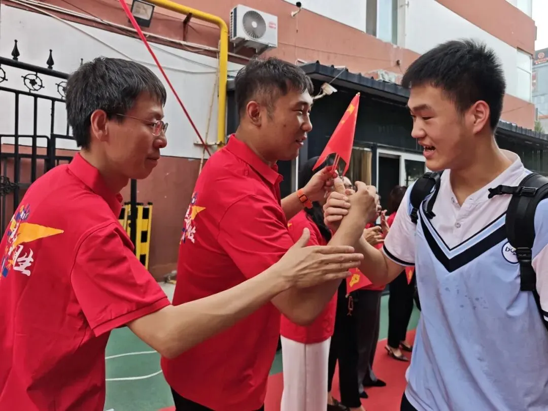 博大砺剑,六月荣光 | 致2026届中考学子-第52张图片-四季读书网