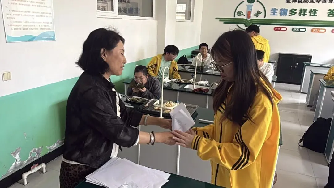 暖心护航中考 蓄力奔赴前程——我校开展中考考前专项辅导暨师生共勉大会-第10张图片-四季读书网 暖心护航中考 蓄力奔赴前程——我校开展中考考前专项辅导暨师生共勉大会-第10张图片-四季读书网