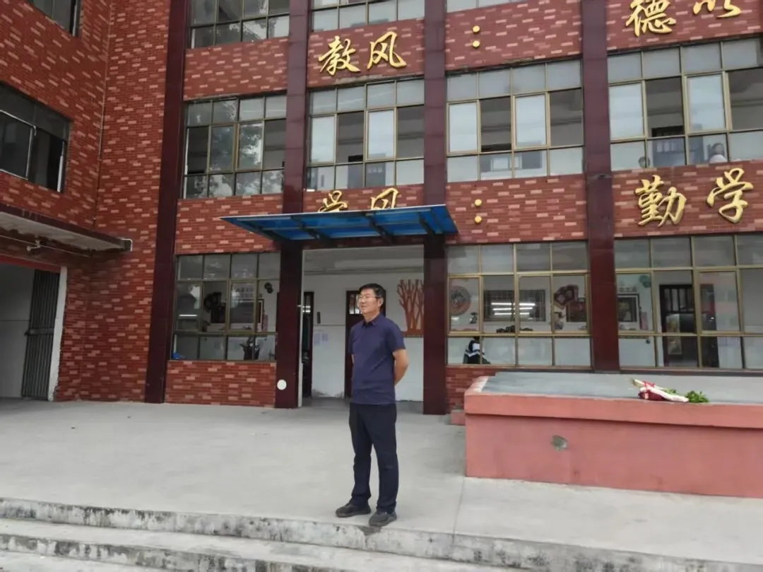 众志成城,誓赢中考-第2张图片-四季读书网