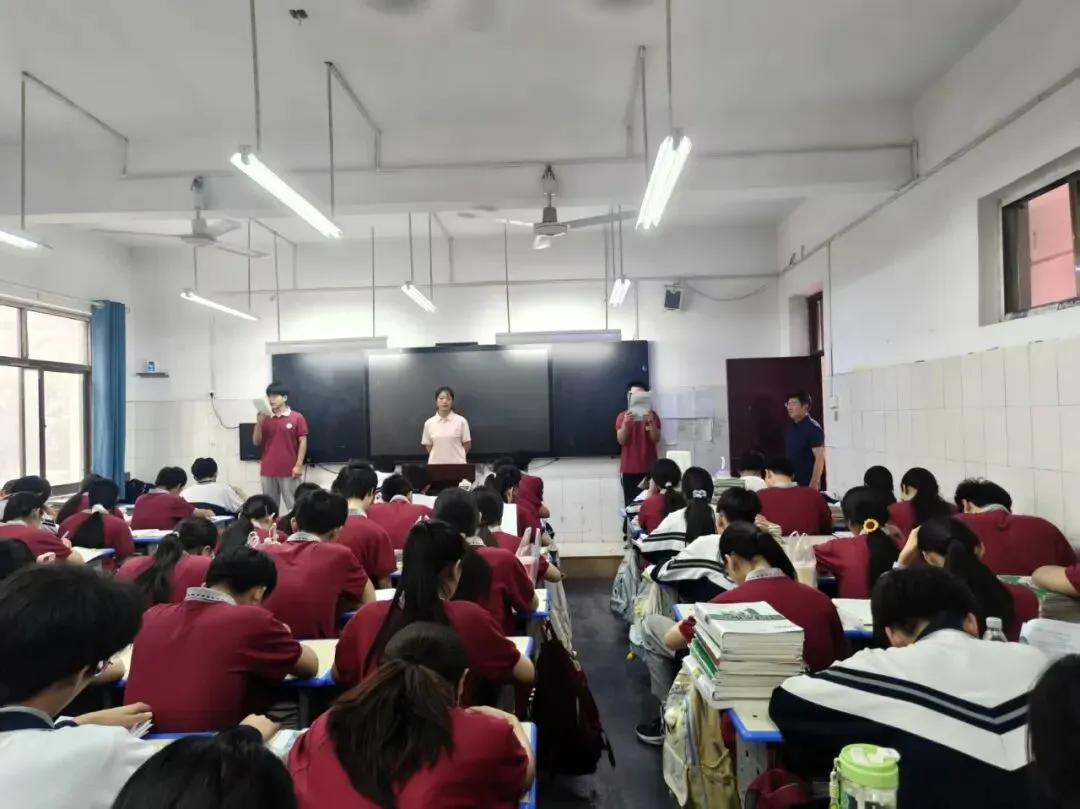 众志成城,誓赢中考-第4张图片-四季读书网