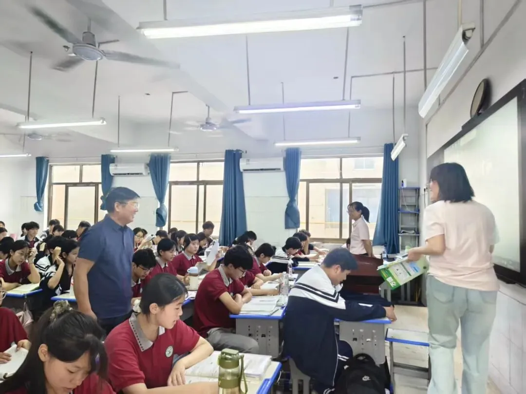 众志成城,誓赢中考-第7张图片-四季读书网