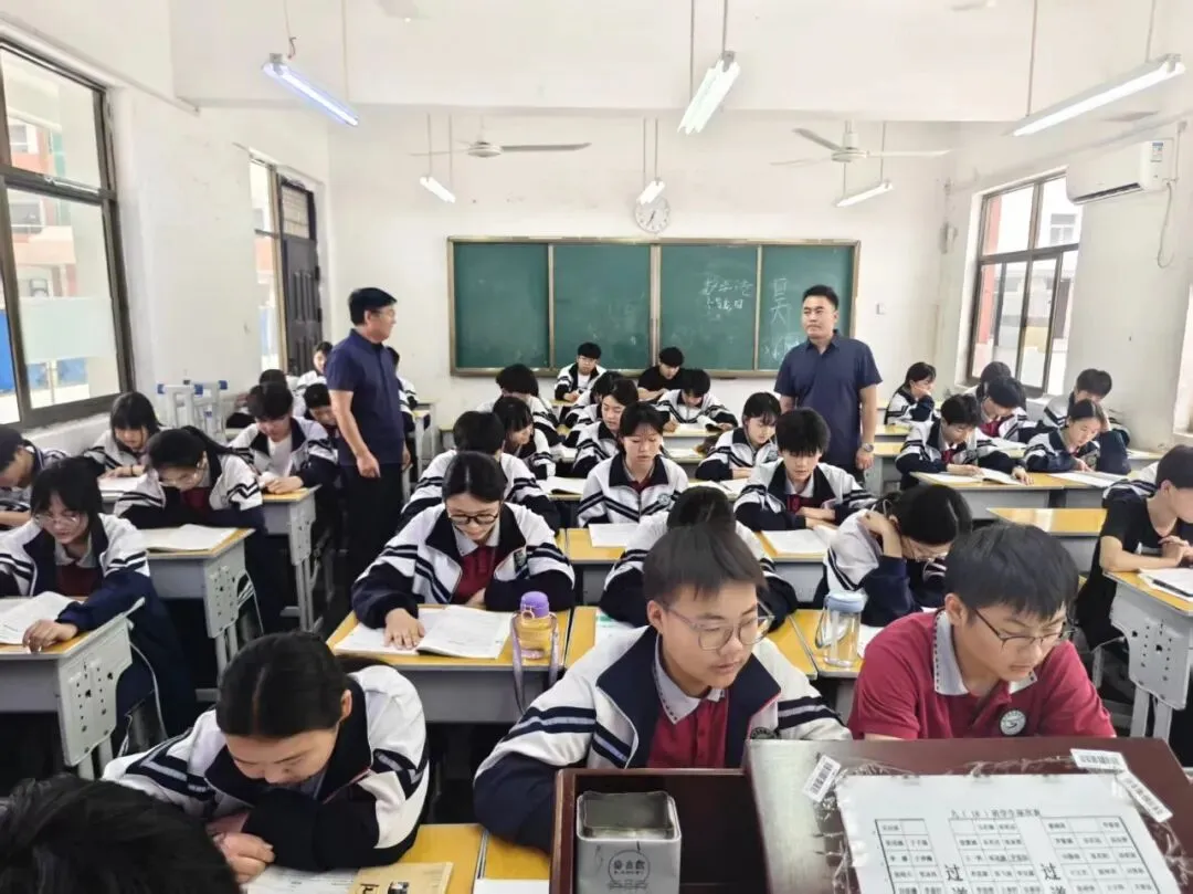 众志成城,誓赢中考-第21张图片-四季读书网