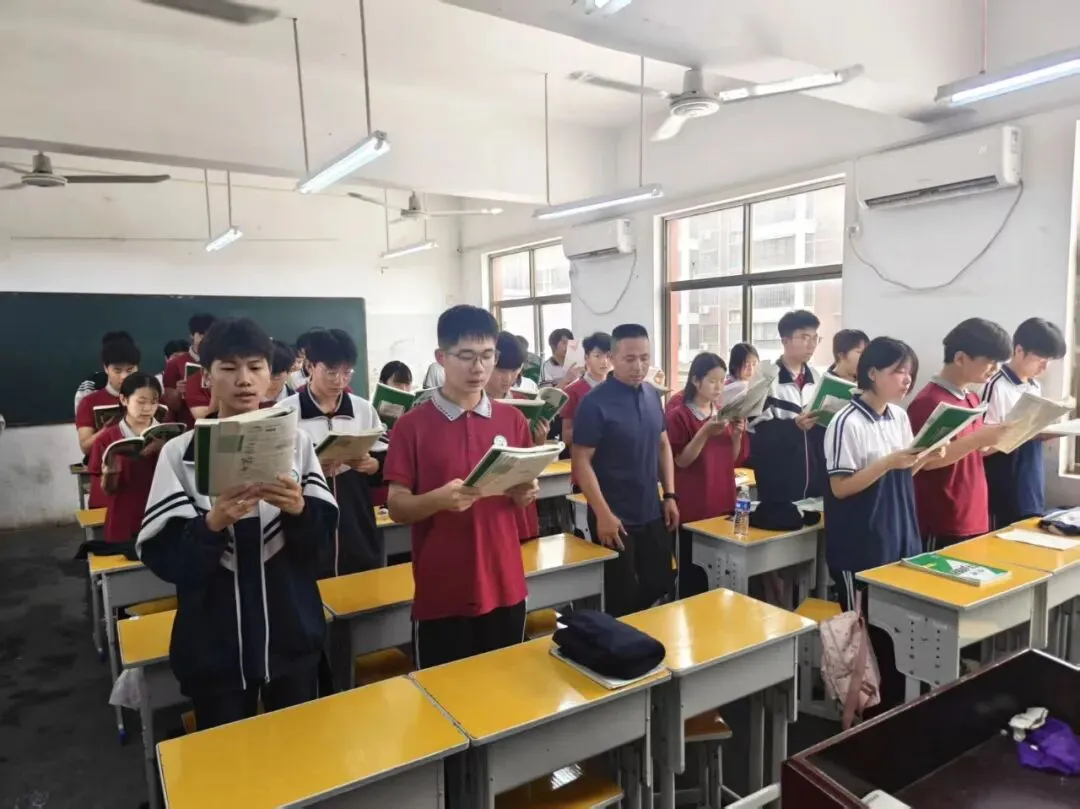 众志成城,誓赢中考-第22张图片-四季读书网