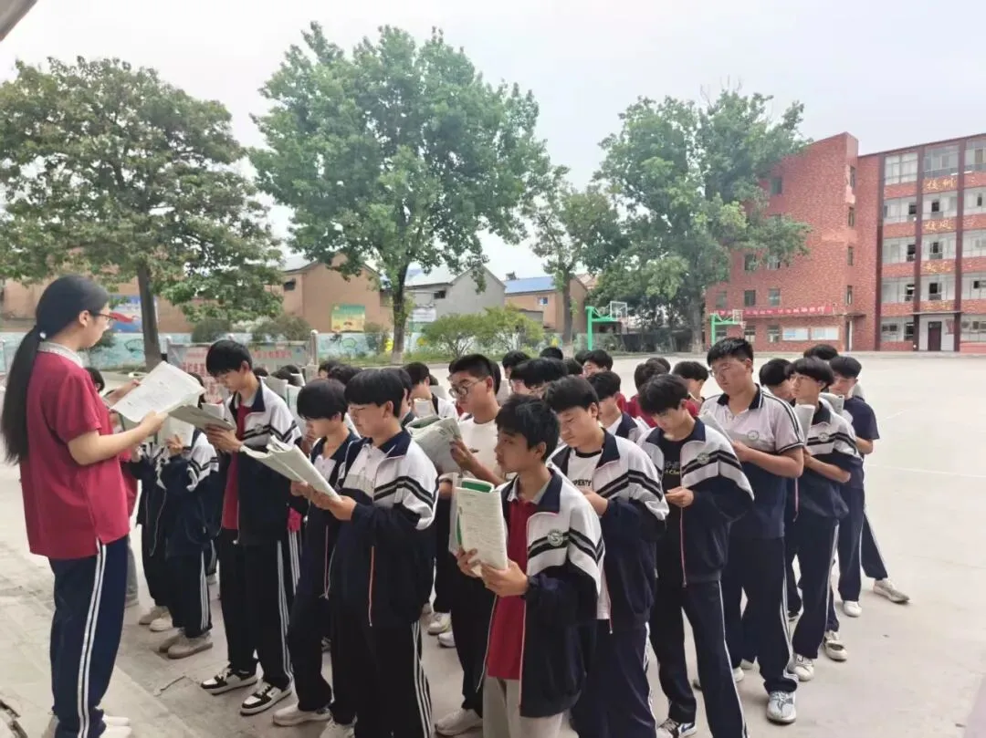 众志成城,誓赢中考-第24张图片-四季读书网