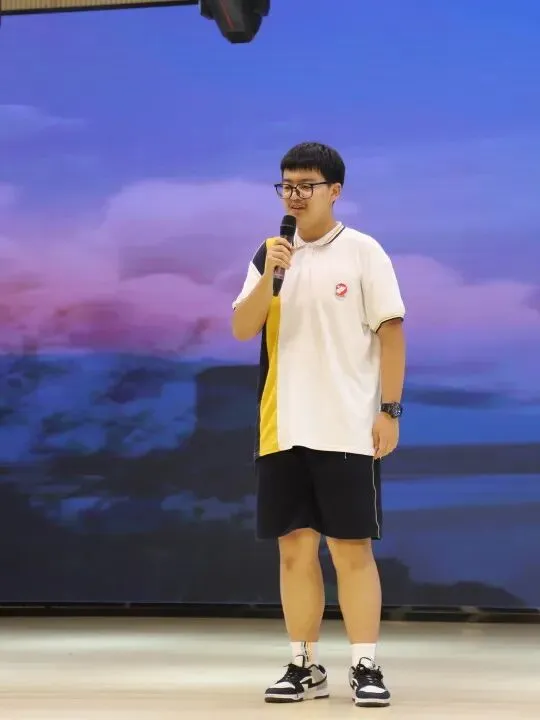 旌旗猎猎跃龙门,壮志凌云搏中考——鸡鸣山学校隆重举行2026年冲刺动员大会-第24张图片-四季读书网 旌旗猎猎跃龙门,壮志凌云搏中考——鸡鸣山学校隆重举行2026年冲刺动员大会-第24张图片-四季读书网