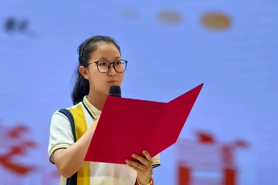 旌旗猎猎跃龙门,壮志凌云搏中考——鸡鸣山学校隆重举行2026年冲刺动员大会-第28张图片-四季读书网 旌旗猎猎跃龙门,壮志凌云搏中考——鸡鸣山学校隆重举行2026年冲刺动员大会-第28张图片-四季读书网