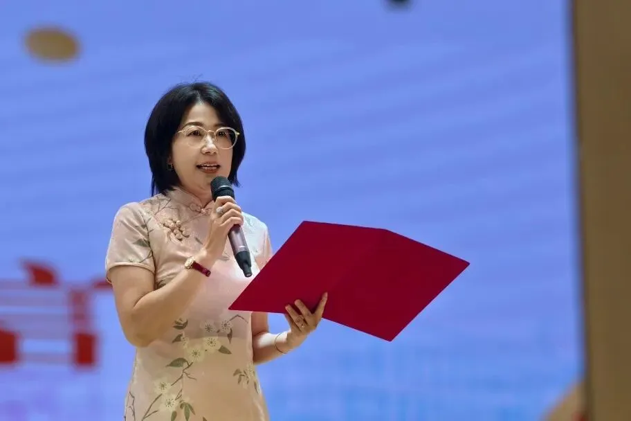 旌旗猎猎跃龙门,壮志凌云搏中考——鸡鸣山学校隆重举行2026年冲刺动员大会-第29张图片-四季读书网 旌旗猎猎跃龙门,壮志凌云搏中考——鸡鸣山学校隆重举行2026年冲刺动员大会-第29张图片-四季读书网