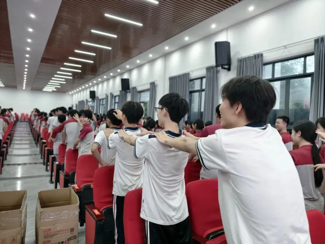 中考,我们一起冲 | 阳朔县外语实验中学开展中考考前系列暖心赋能活动-第7张图片-四季读书网