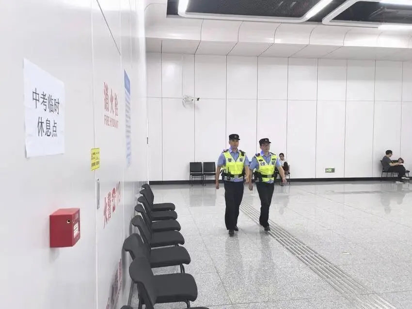 中考遇上端午,武汉轨道公安全力守护!-第8张图片-四季读书网 中考遇上端午,武汉轨道公安全力守护!-第8张图片-四季读书网