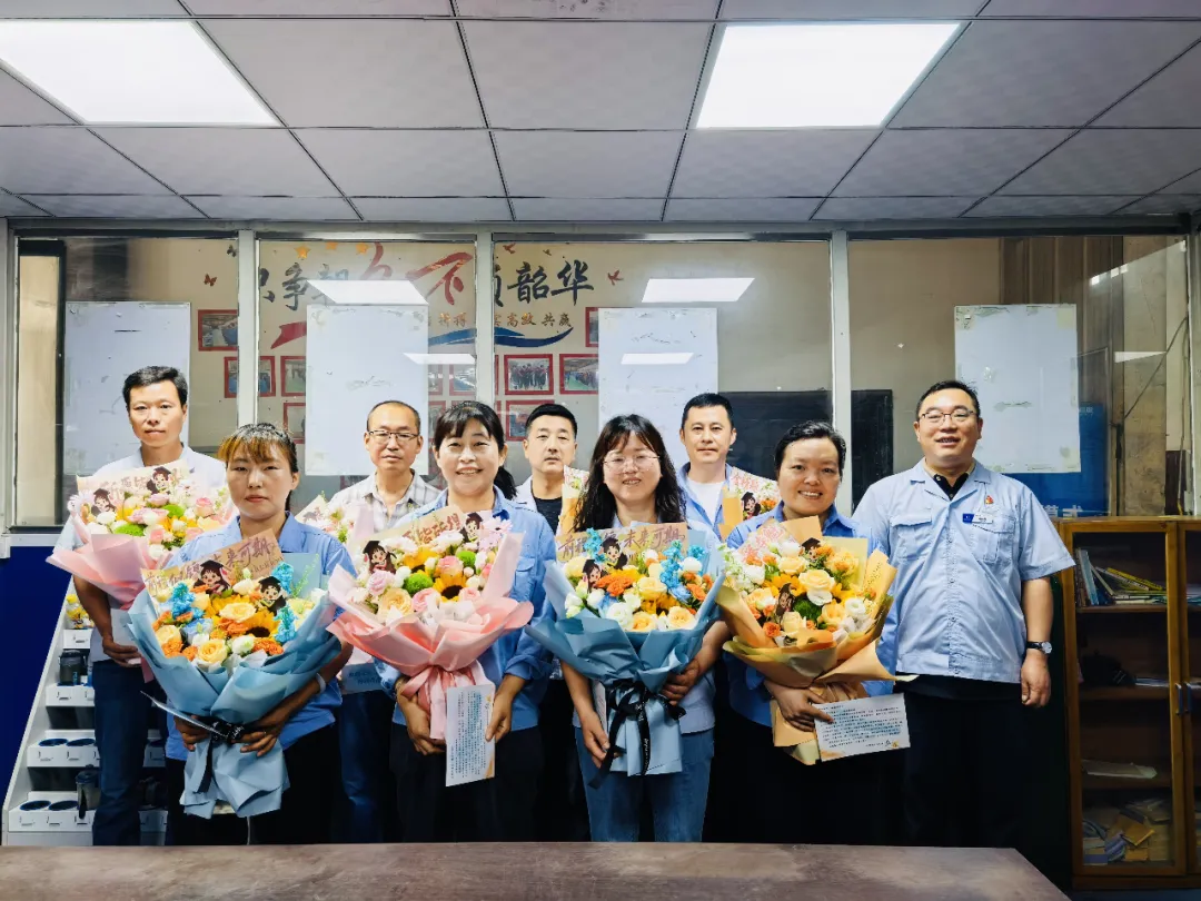 【公司动态】欧德橡塑公司工会送鲜花慰问中考职工,温情助力学子圆梦-第6张图片-四季读书网