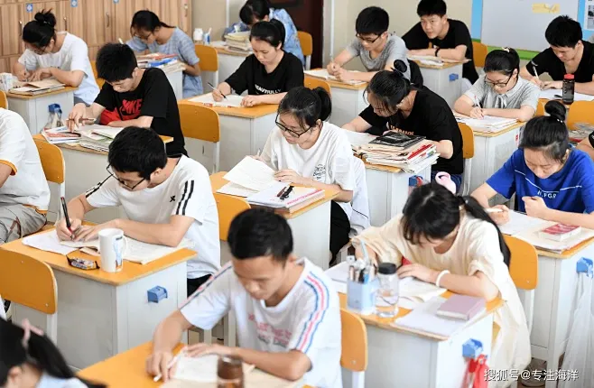2027考研备考攻略:分阶段用好历年真题,告别低效复习-第3张图片-四季读书网