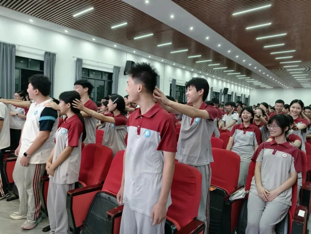 中考,我们一起冲 | 阳朔县外语实验中学开展中考考前系列暖心赋能活动-第6张图片-四季读书网 中考,我们一起冲 | 阳朔县外语实验中学开展中考考前系列暖心赋能活动-第6张图片-四季读书网