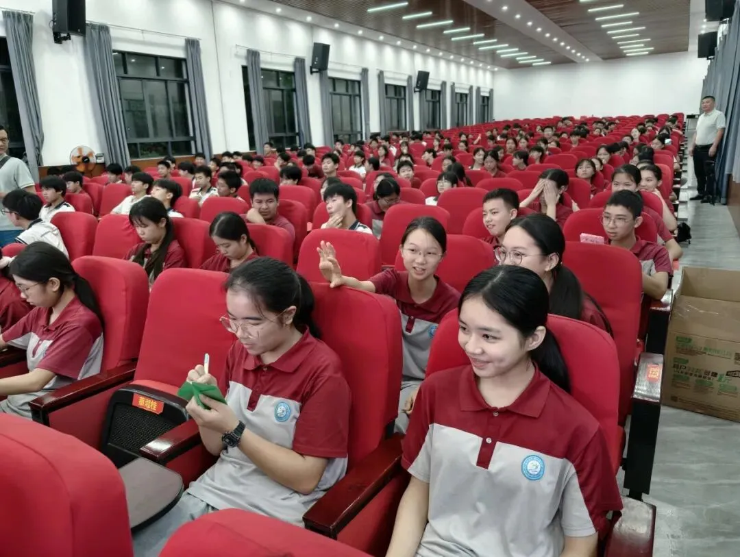 中考,我们一起冲 | 阳朔县外语实验中学开展中考考前系列暖心赋能活动-第8张图片-四季读书网 中考,我们一起冲 | 阳朔县外语实验中学开展中考考前系列暖心赋能活动-第8张图片-四季读书网
