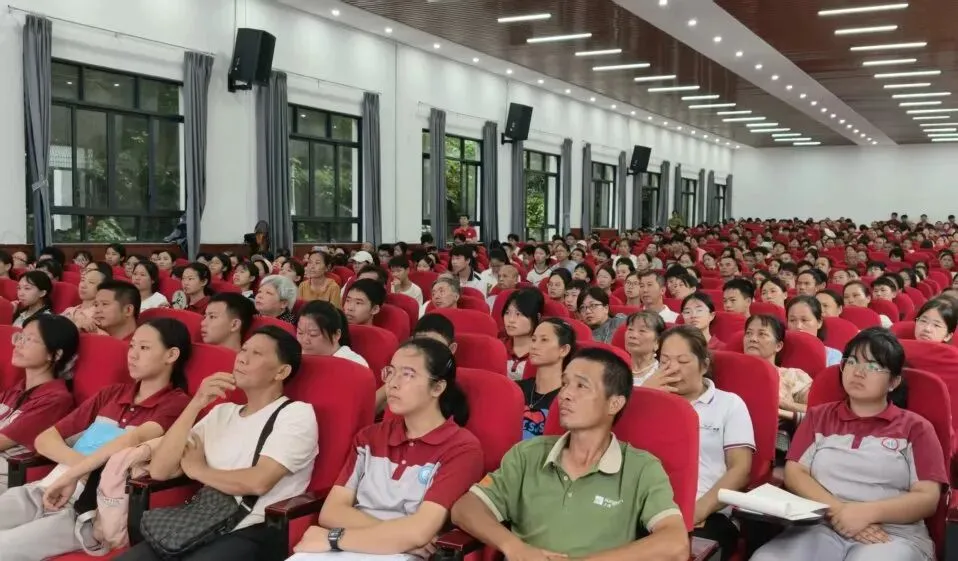 中考,我们一起冲 | 阳朔县外语实验中学开展中考考前系列暖心赋能活动-第20张图片-四季读书网 中考,我们一起冲 | 阳朔县外语实验中学开展中考考前系列暖心赋能活动-第20张图片-四季读书网