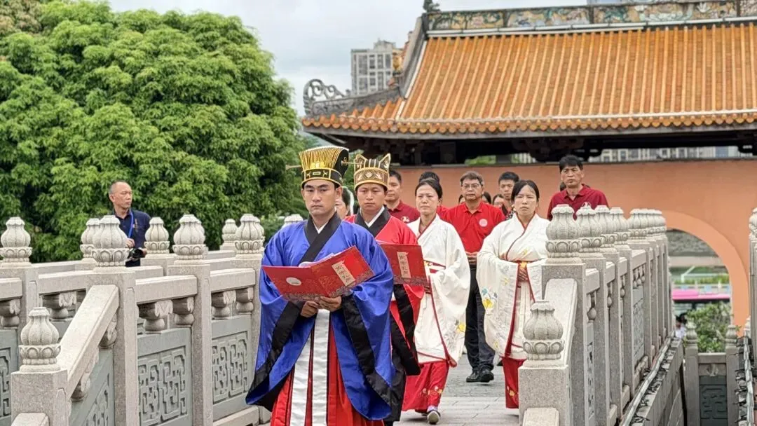 礼敬先师承文脉 凝心砺志迎中考-第23张图片-四季读书网 礼敬先师承文脉 凝心砺志迎中考-第23张图片-四季读书网