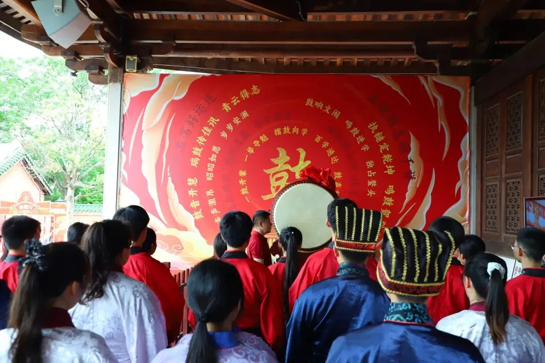 礼敬先师承文脉 凝心砺志迎中考-第25张图片-四季读书网 礼敬先师承文脉 凝心砺志迎中考-第25张图片-四季读书网