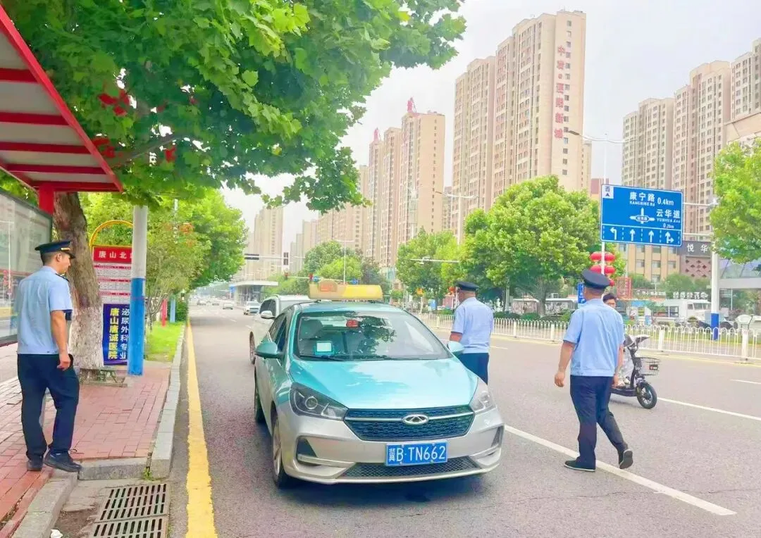 护航端午逐梦路!丰润交运全力守护中考学子平安出行-第8张图片-四季读书网 护航端午逐梦路!丰润交运全力守护中考学子平安出行-第8张图片-四季读书网