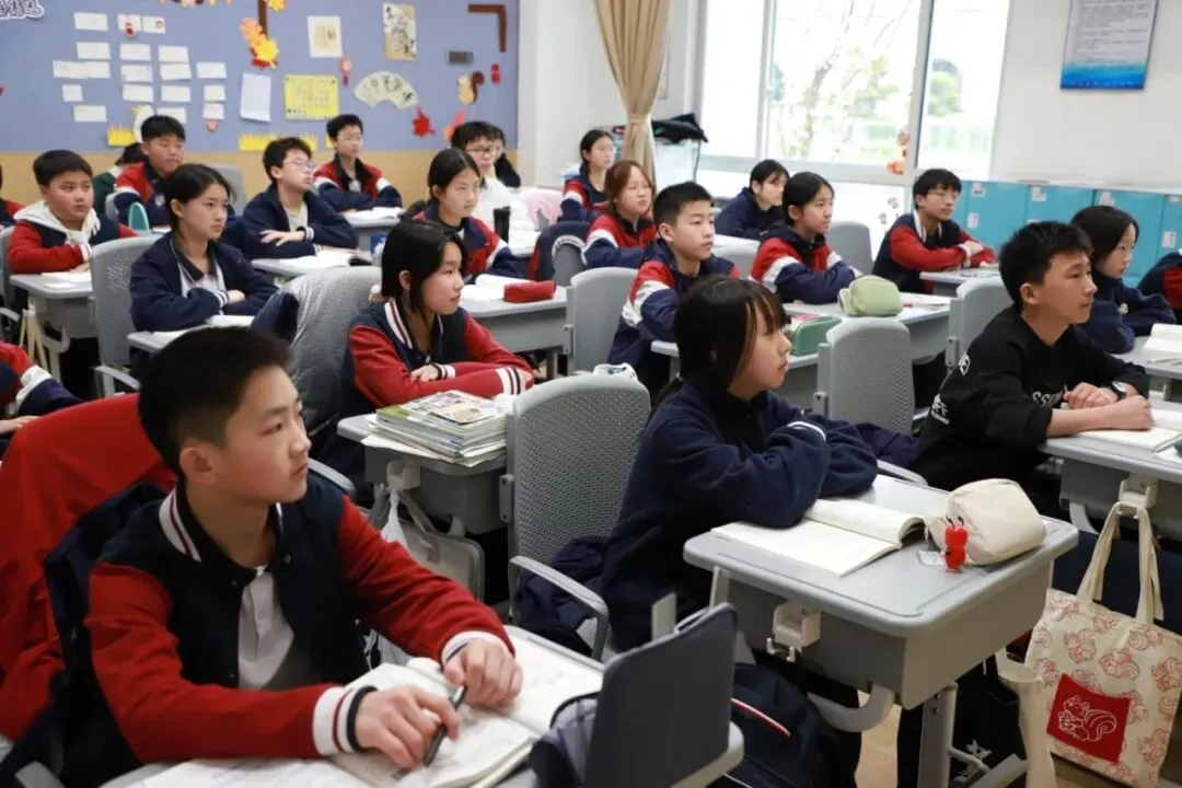 提前抢占高中名额!中考出分即可签约!最高三年全免再加奖学金!-第24张图片-四季读书网