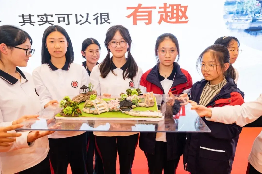 提前抢占高中名额!中考出分即可签约!最高三年全免再加奖学金!-第28张图片-四季读书网