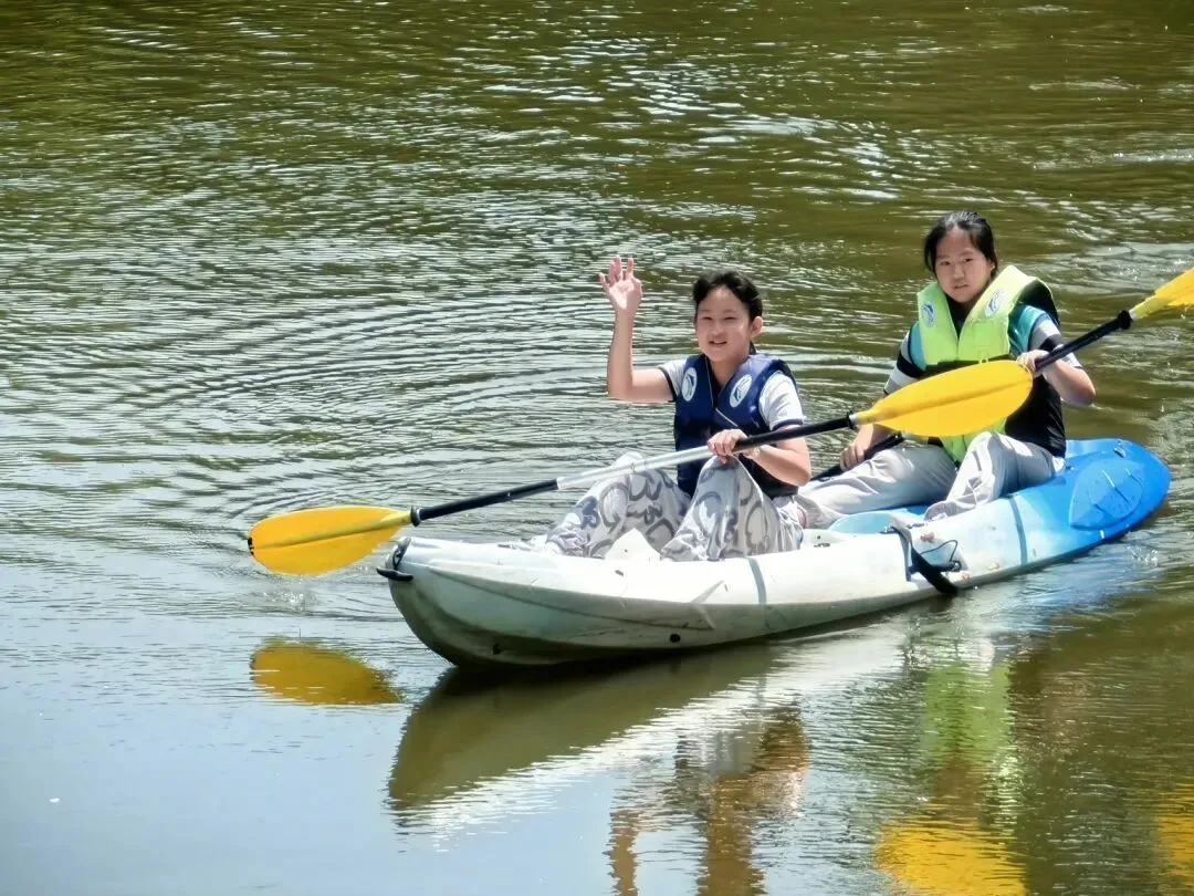 【中考假长途研学】乘风踏浪的少年|滑翔伞课程及体验+皮划艇体验+斯巴达挑战+滑翔伞VR-第59张图片-四季读书网 【中考假长途研学】乘风踏浪的少年|滑翔伞课程及体验+皮划艇体验+斯巴达挑战+滑翔伞VR-第59张图片-四季读书网