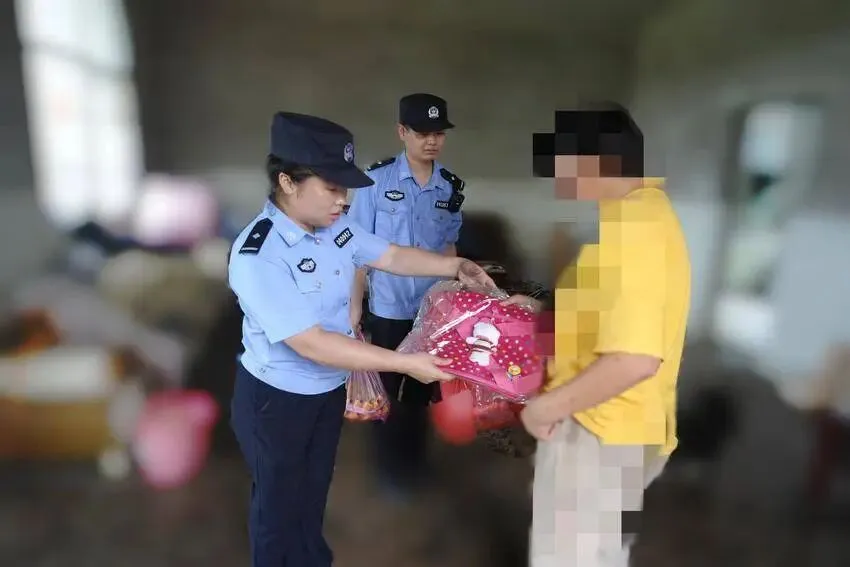 一个新书包,温暖中考追梦路-第4张图片-四季读书网 一个新书包,温暖中考追梦路-第4张图片-四季读书网