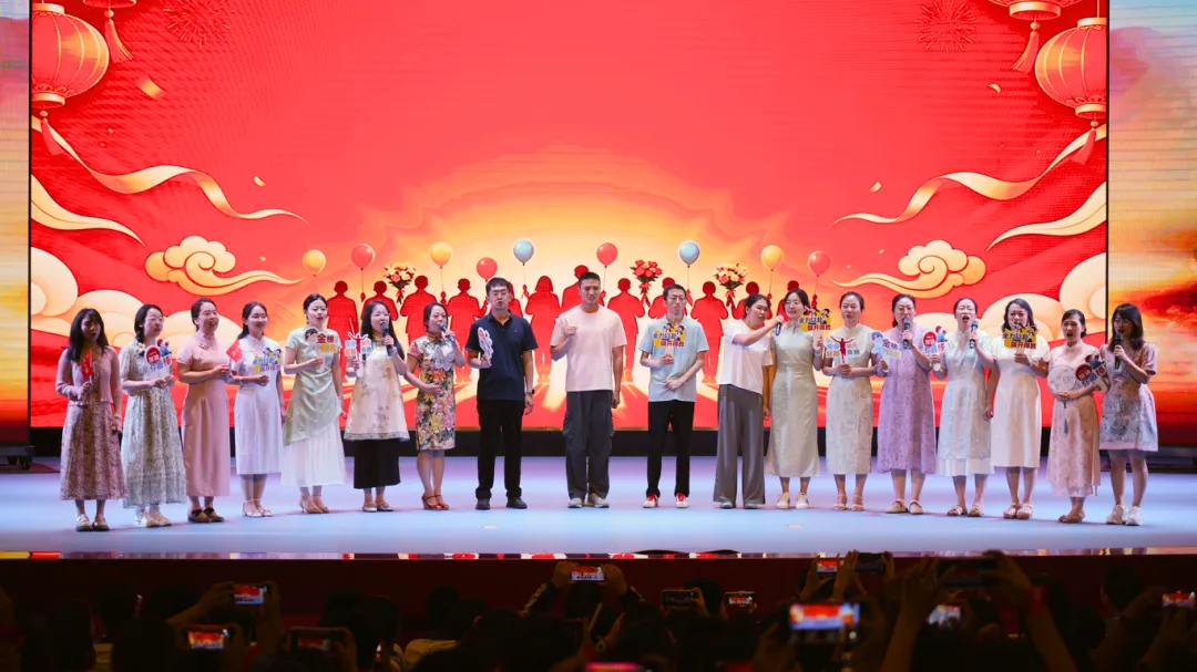决胜中考,再创辉煌 | 2026届初三年级毕业典礼暨中考筑梦启航仪式圆满举行-第20张图片-四季读书网