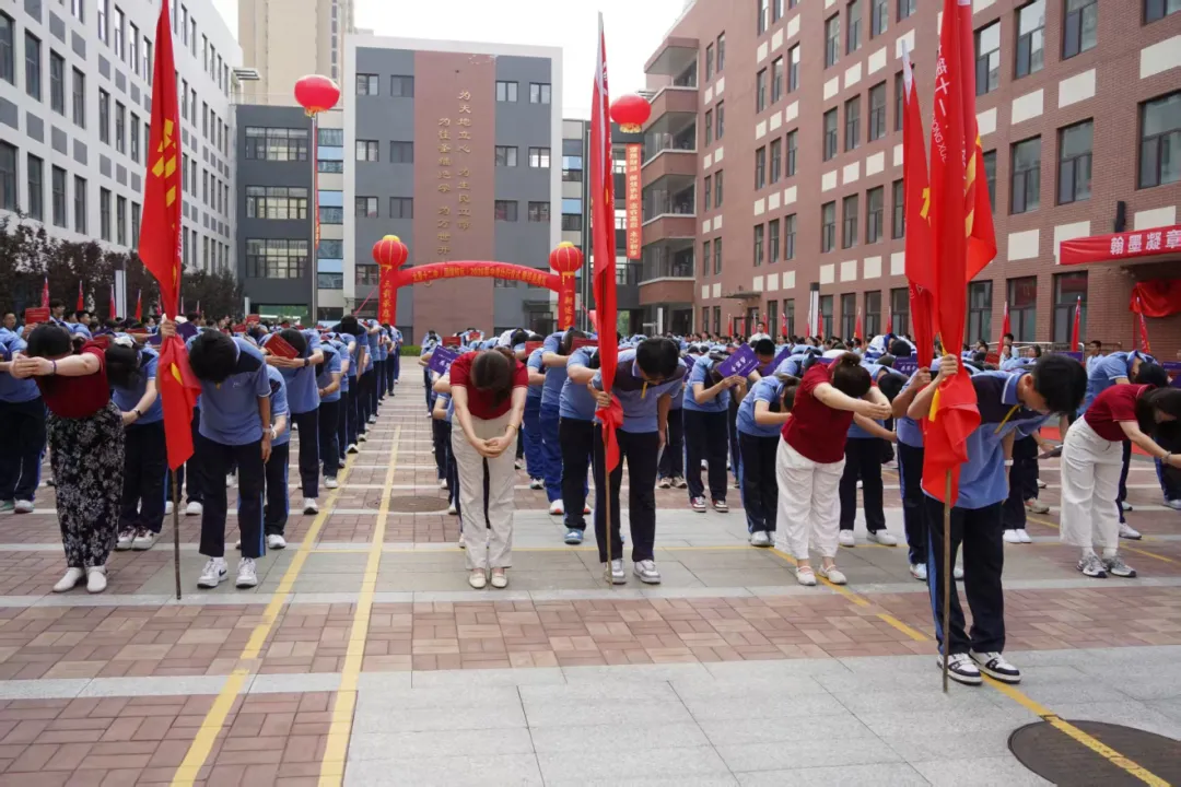 决胜中考,再创辉煌 | 2026届初三年级毕业典礼暨中考筑梦启航仪式圆满举行-第54张图片-四季读书网