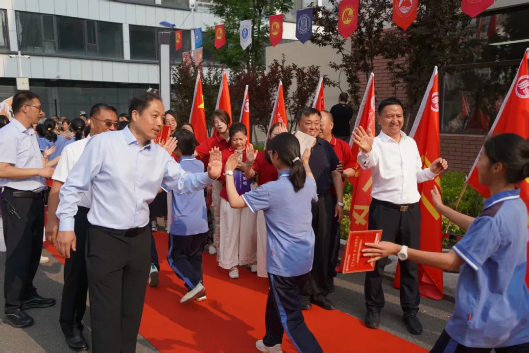 决胜中考,再创辉煌 | 2026届初三年级毕业典礼暨中考筑梦启航仪式圆满举行-第68张图片-四季读书网
