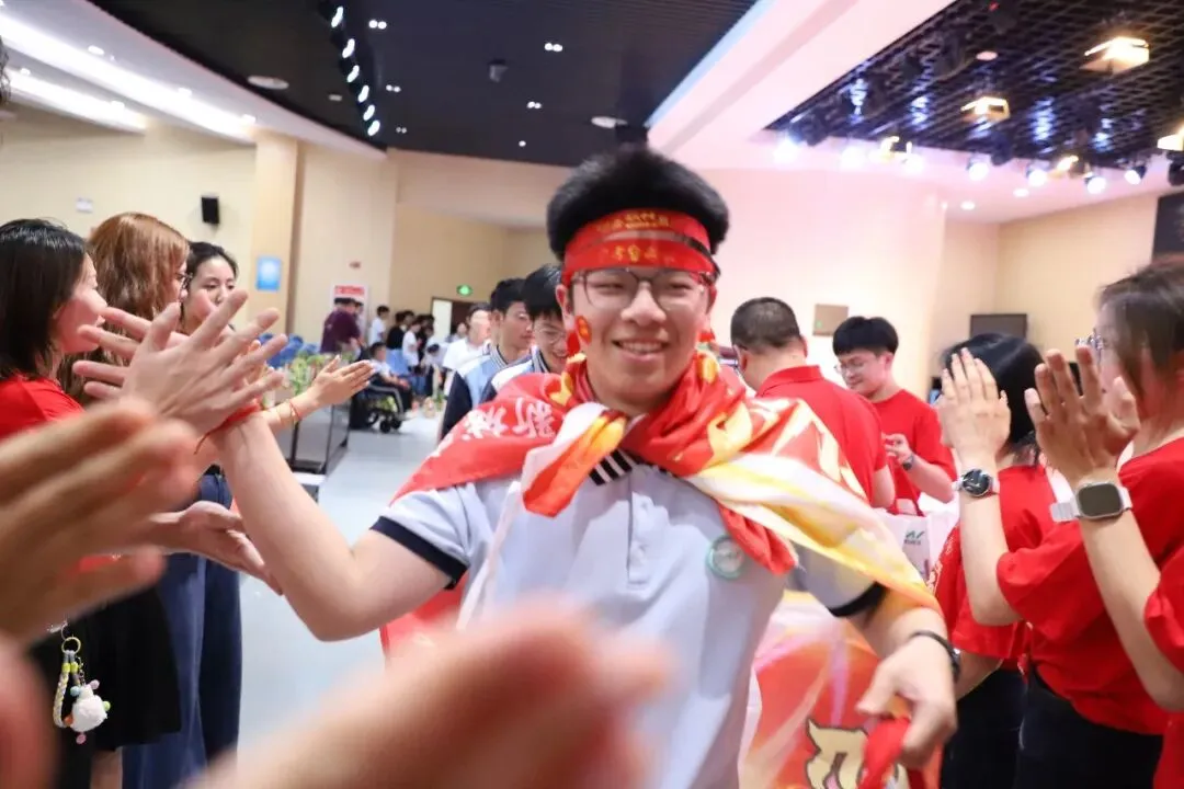 中考特刊 | 风携银杏语 相送追梦人-第21张图片-四季读书网 中考特刊 | 风携银杏语 相送追梦人-第21张图片-四季读书网