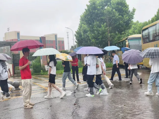 端午在岗 倾情守护!岳阳县全力护航中考平安顺利-第11张图片-四季读书网 端午在岗 倾情守护!岳阳县全力护航中考平安顺利-第11张图片-四季读书网