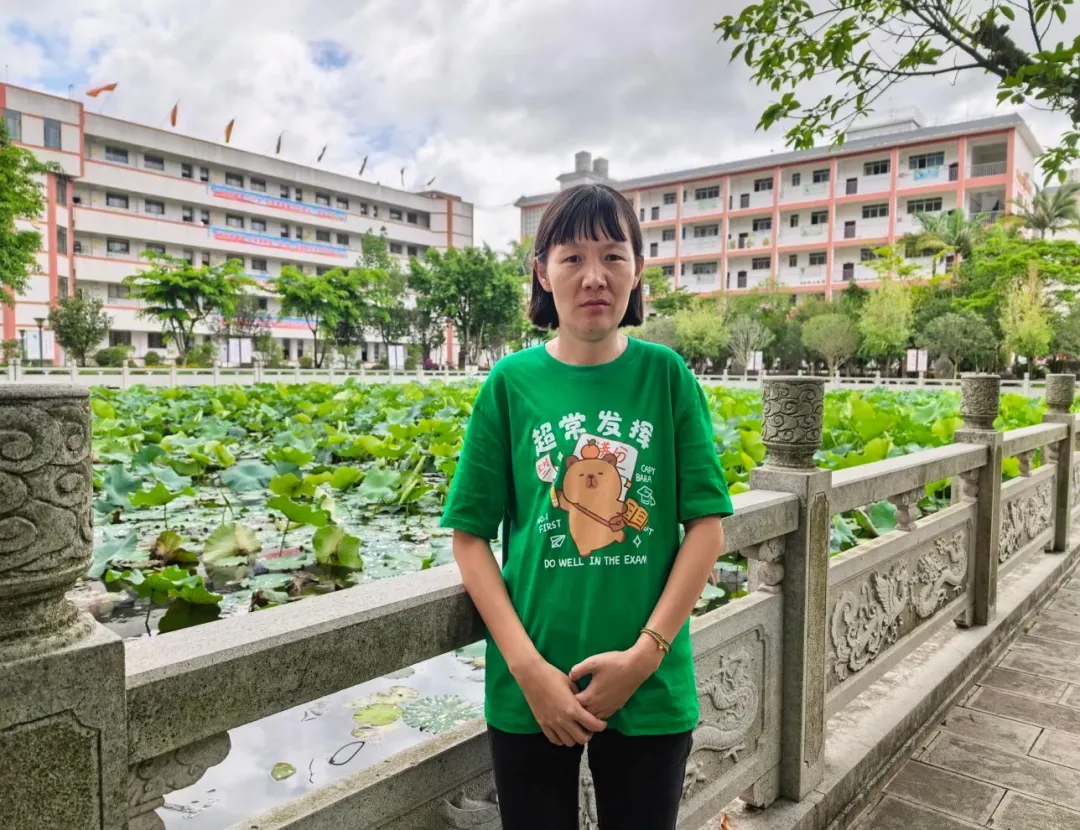 【中考作文】师者如舟,载一程青春墨香——普洱中学语文教师 2026年 “下水” 作文亮相(二)-第8张图片-四季读书网 【中考作文】师者如舟,载一程青春墨香——普洱中学语文教师 2026年 “下水” 作文亮相(二)-第8张图片-四季读书网