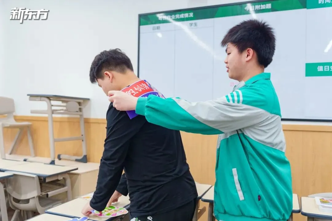 中考毕业班会|感恩、欢笑、泪水!此程山海,终见繁花-第5张图片-四季读书网