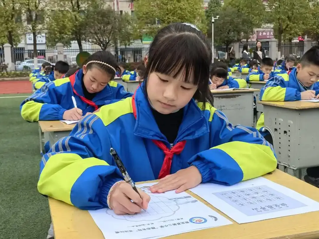 中考字迹工整=多拿30分?这套“卷面急救法”初一就该看!-第4张图片-四季读书网 中考字迹工整=多拿30分?这套“卷面急救法”初一就该看!-第4张图片-四季读书网