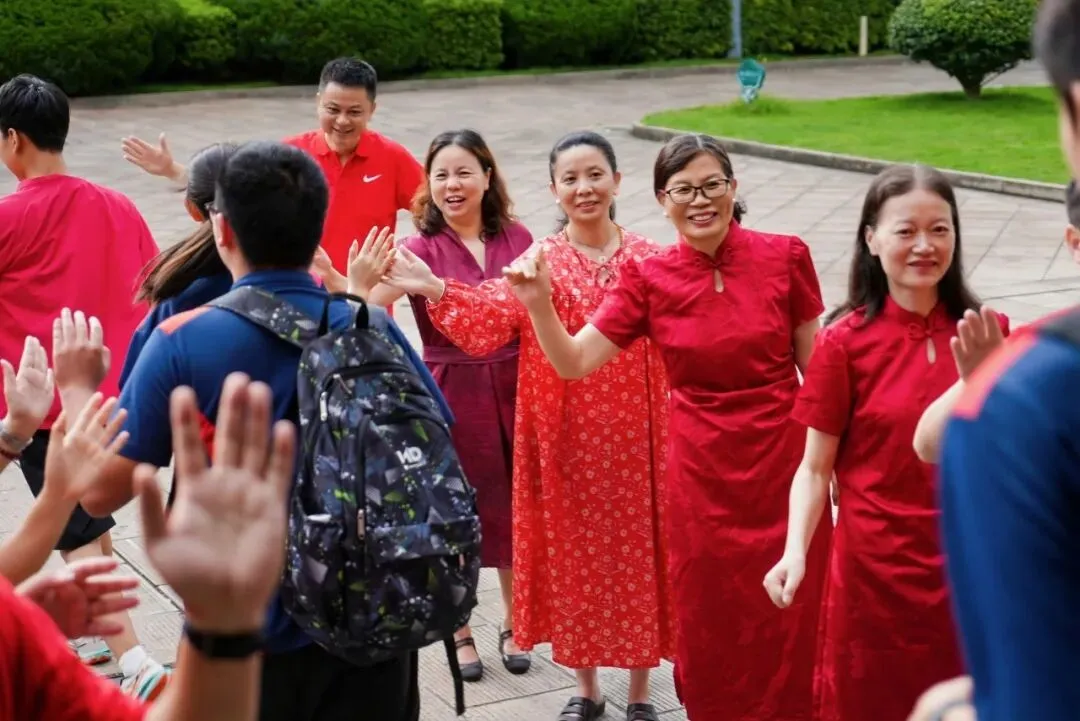 中考加油!一举高中!-第8张图片-四季读书网