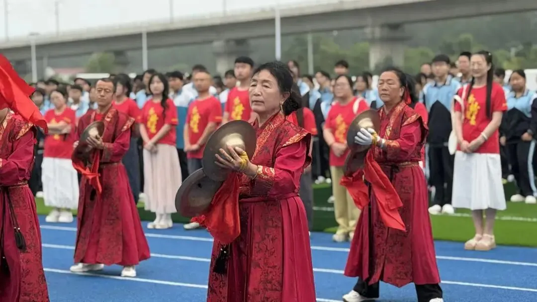 【高新校区】筑梦出征,决胜中考 | 华杰学校2026届初三中考出征仪式圆满举行-第56张图片-四季读书网 【高新校区】筑梦出征,决胜中考 | 华杰学校2026届初三中考出征仪式圆满举行-第56张图片-四季读书网
